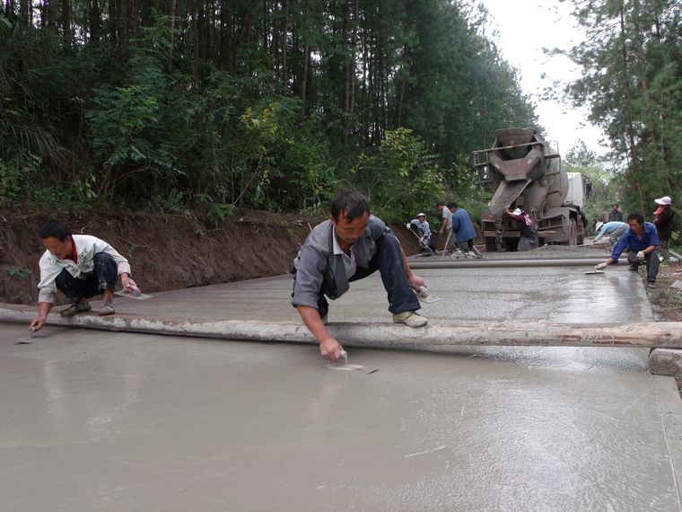 十堰市郧阳区青山镇秦家沟公路硬化工程